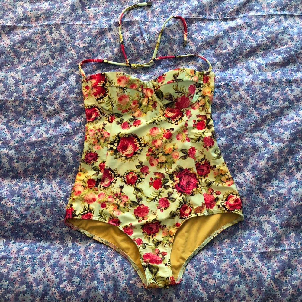 We Are Handsome The Rose Garden Panel Swimsuit M
